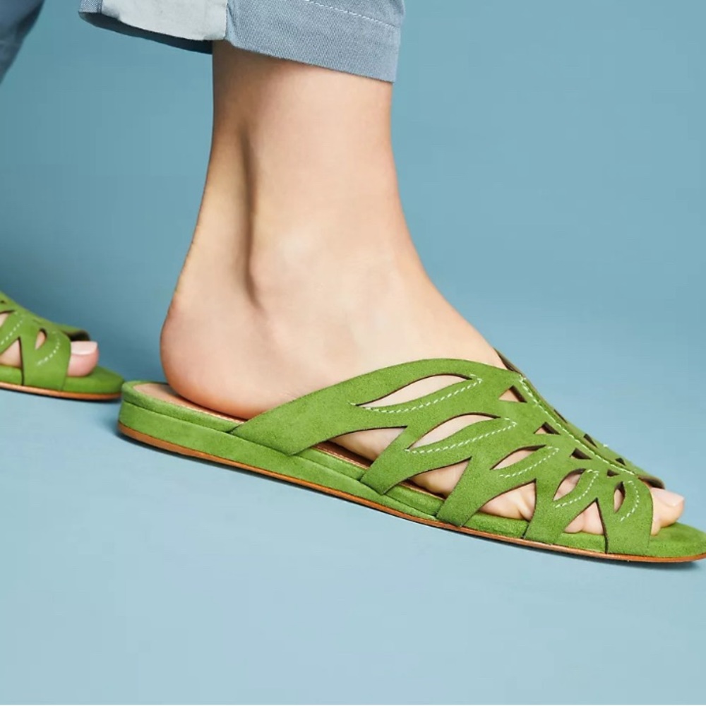 Schutz Muleca Slide Sandals Green Cutout details pointed toe. size 8.5B